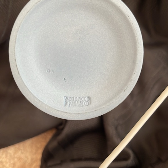 Wedgwood  bud vase. - Picture 3 of 3